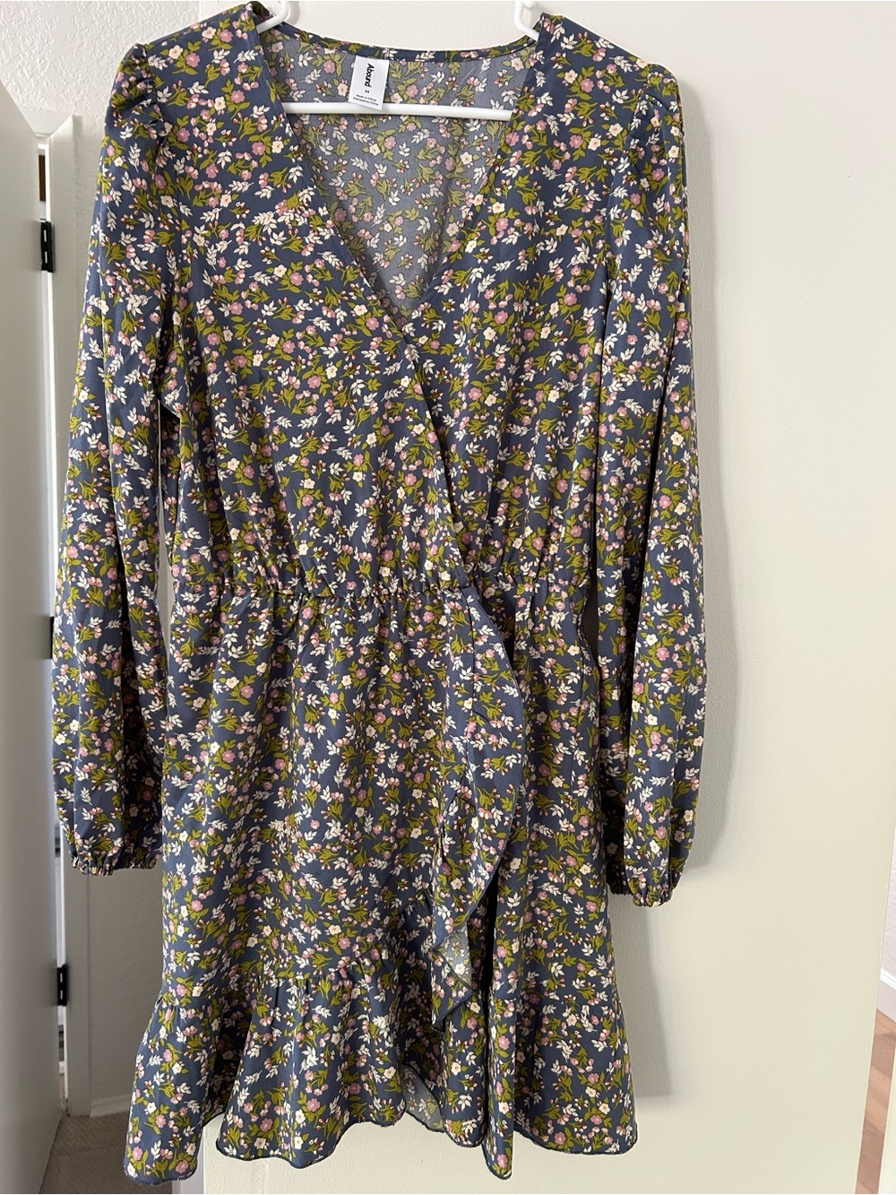 Abound Floral Ruffle Wrap Dress mini long sleeved Sz M
